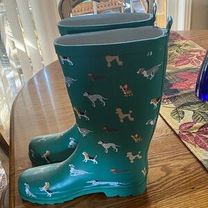 Playful Green Rain Boots with Dog Design